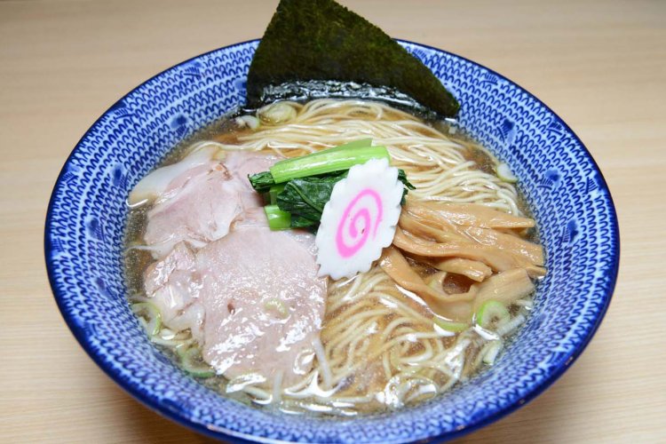 醤油らーめん850円。