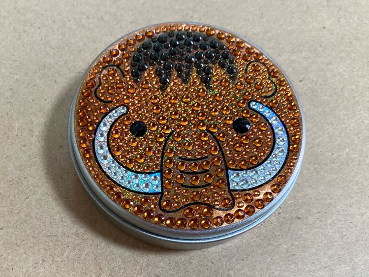 マンモスのデザインは丸缶とよく合う。