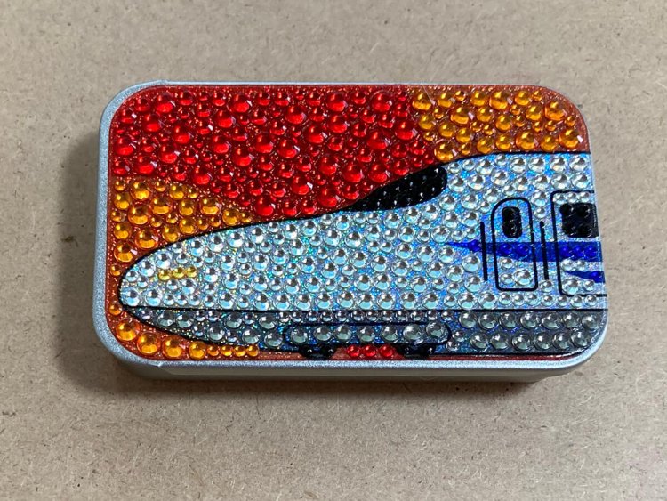 N700系の缶。私は『京都鉄道博物館』で購入したが、他にも限定のデザインがあった。