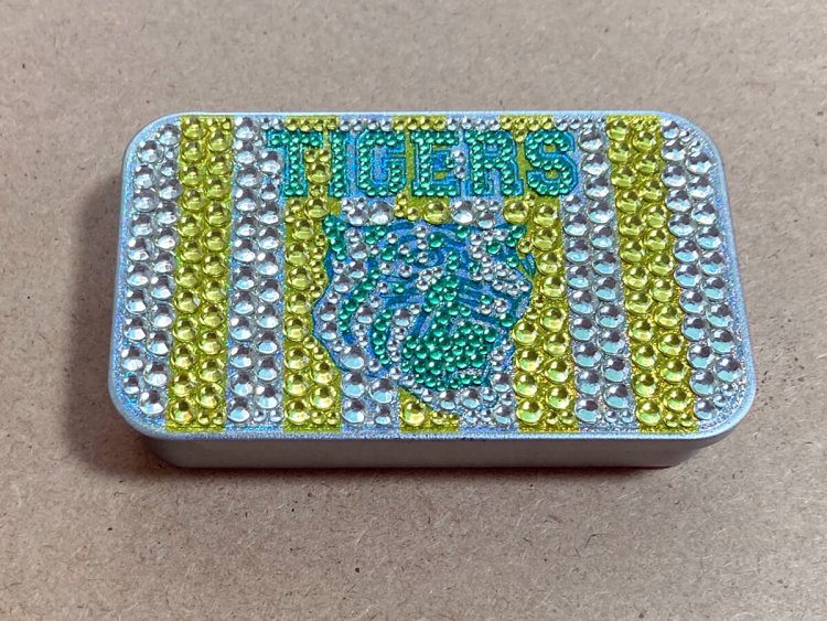 阪神の女子向けライン「TORACO」バージョン。ポップな色合い。