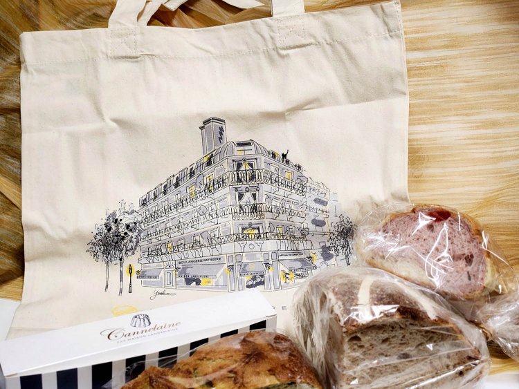 オリジナルコットンバッグ1000円。