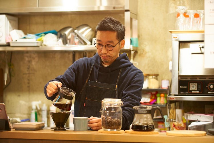 店主・長戸功太郎さん。