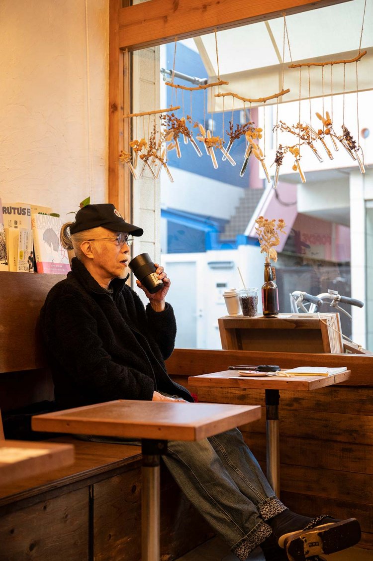 毎日通うというご近所の常連さんもホッ。