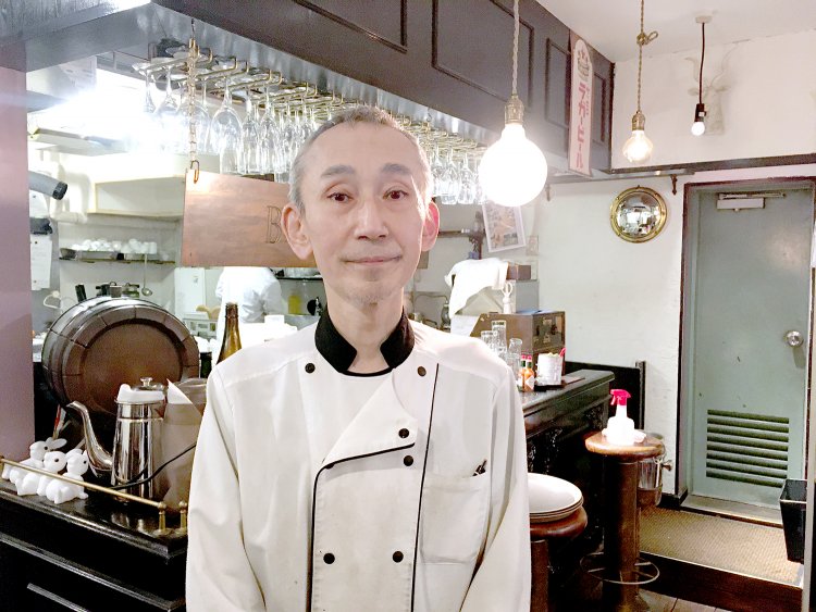 店長の藤田利也さん。1999年の開店からずっと『渋谷ウサギ』の運営に関わっている。