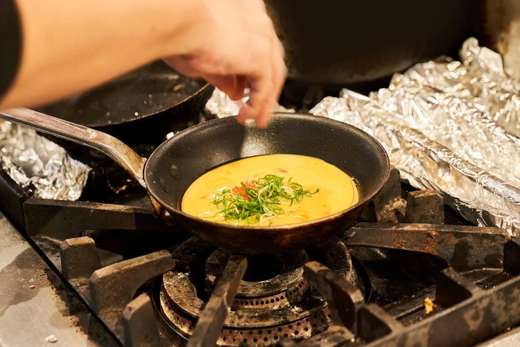 アテは店で手作り。日替わりメニューもあるので、毎日通っちゃいそう。