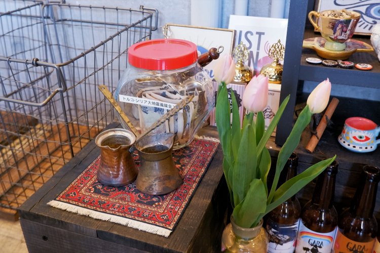 先日起きたトルコ大地震への募金活動も積極的に行っている。