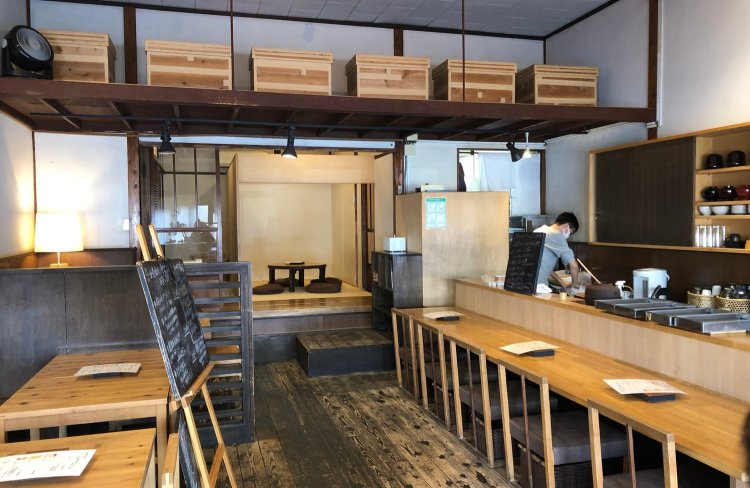 お店の奥には座敷席もあり、ゆっくりと時間を過ごせる。