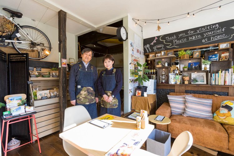 「毎週水曜は自家培養酵母の手ごねパンが届きます！」。