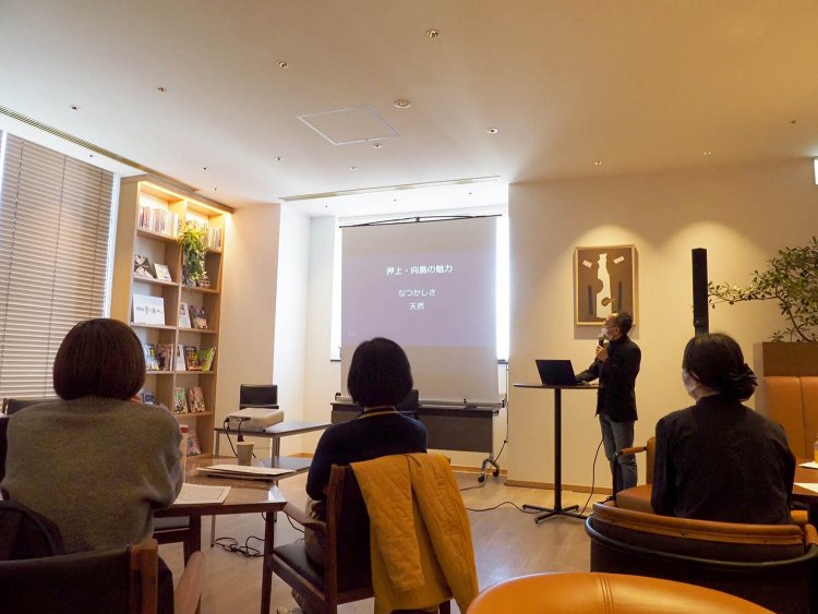 『散歩の達人』統括編集長・武田（右奥）。