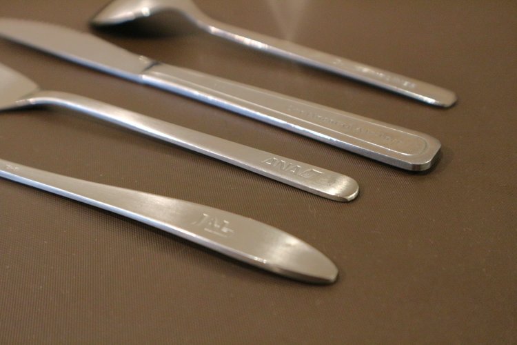 さまざまな航空会社のロゴマークが描かれていて、眺めているだけで面白い。