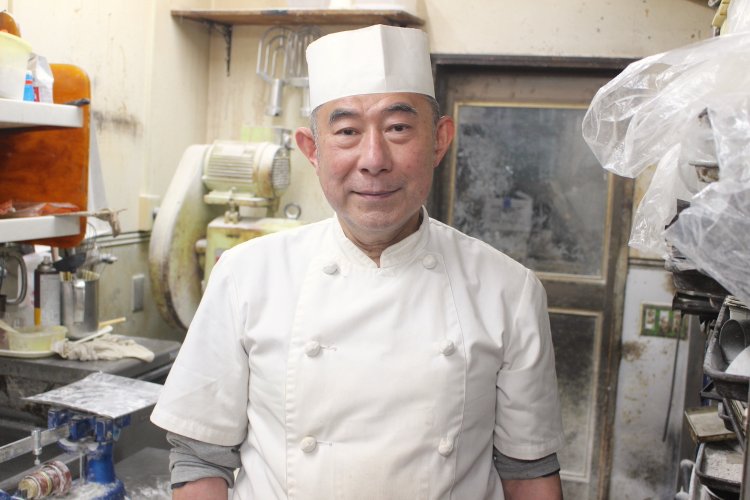 店主の小坂保さん。元高校球児。