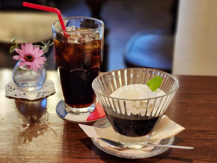 コーヒーゼリー 単品650円、コーヒーセット 950円。