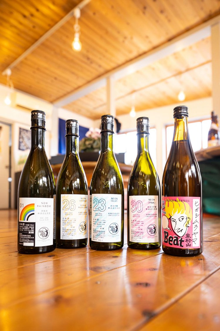 カラフルなラベルで視覚をも魅了する。