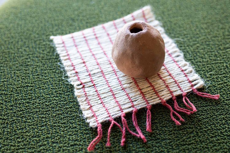 土笛をはじめ収蔵品を模して作ったグッズも販売。