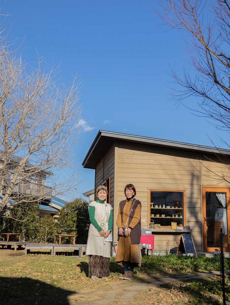 暖かい季節は、大きなイチョウの木の下のちゃぶ台が気持ちいい。「日常の中でひと息つける特別な場所になるといいな」