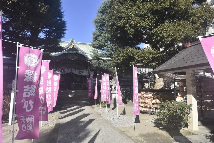 丸い絵馬は円と縁をかけている。