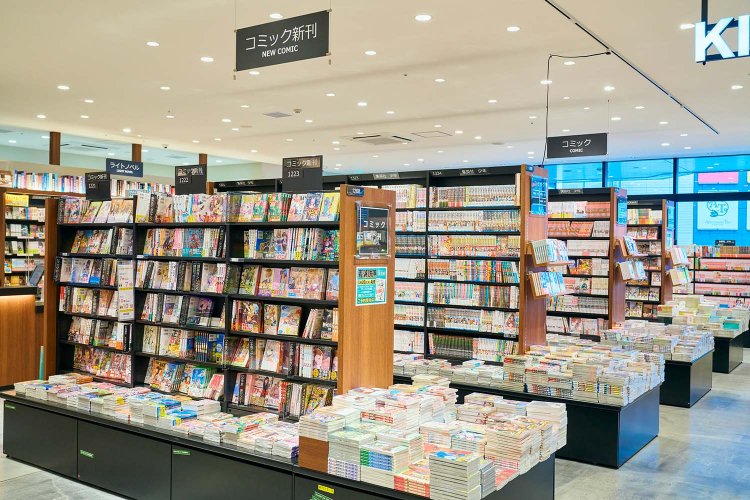 コミックは売れ筋の一つ。