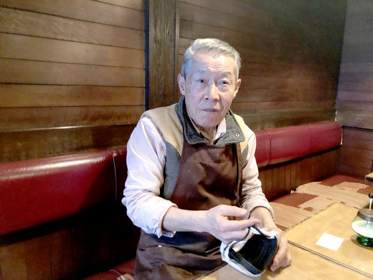 ご主人の小笠行夫さん。生まれも育ちも新橋。