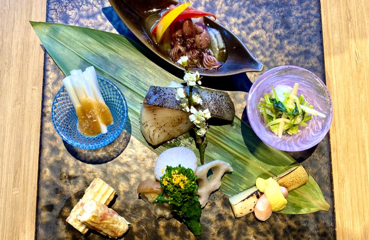 八寸の中でも、特に西京焼きはファンが多い。