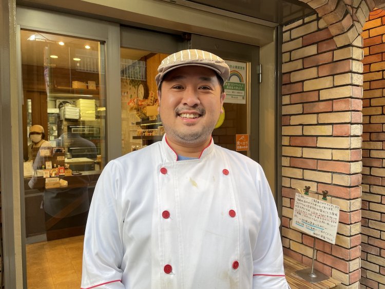 店主の林 太郎さん。