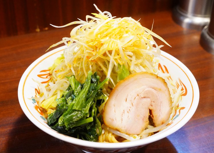 黒丸 草食系油そば910円。