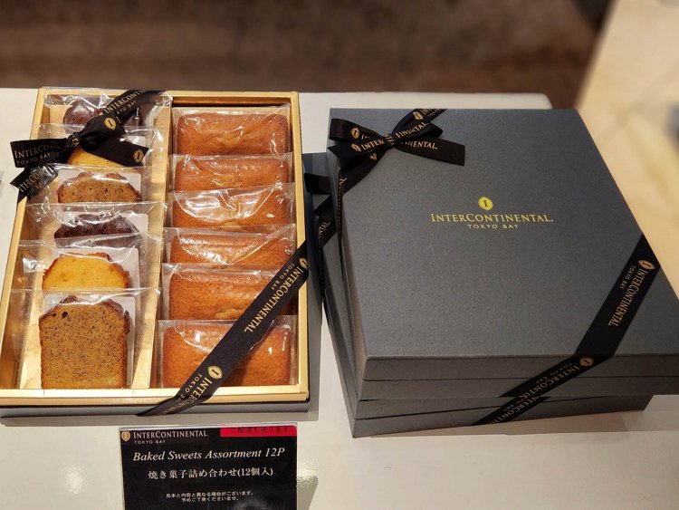 焼き菓子詰め合わせ 12個入4104円、18個入6284円。（写真は12個入）