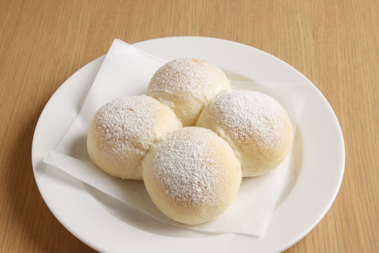 ターニーパン（ジュース付き）300円。