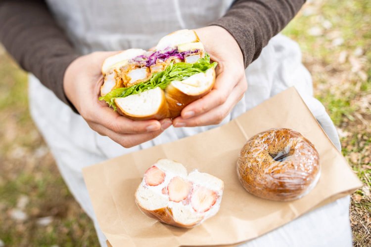 北海道産小麦数種類を独自の割合でブレンド。