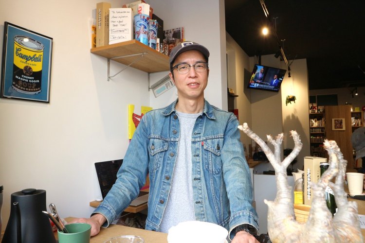 「自分があったらいいなと思う店を作った」と語る店主の中村仁さん。