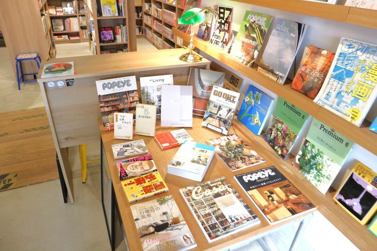 時節に合わせた本を並べたコーナーも。取材時は新生活シーズンだったため、それに関わる本を置いていた。