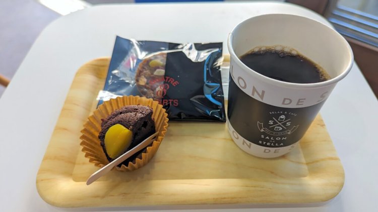 マロンショコラ、フロランタン、コーヒー。