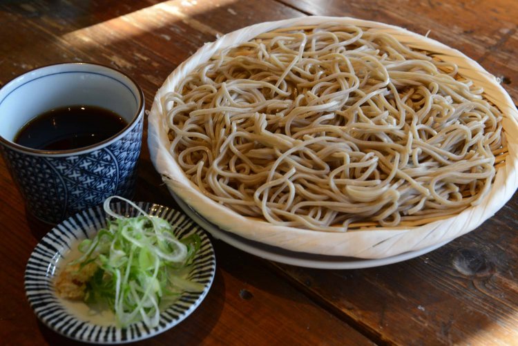 のど越しも楽しめるもり蕎麦850円。