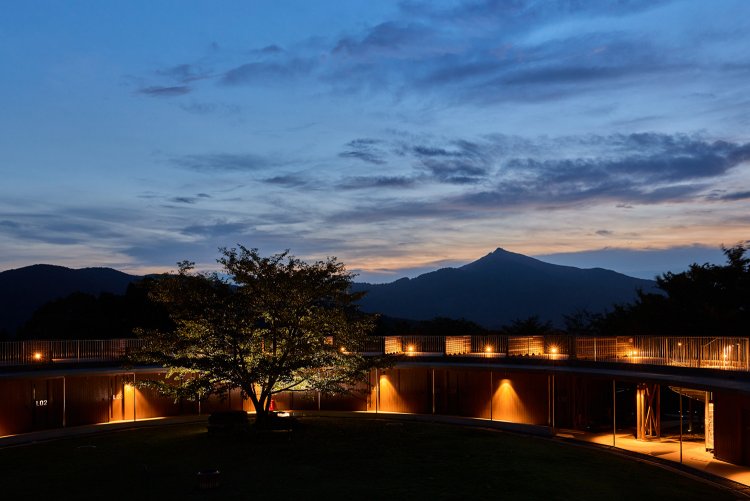 里山の夕景と満天の星空。