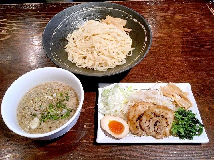 宗庵つけ麺920円と全部のせ400円。