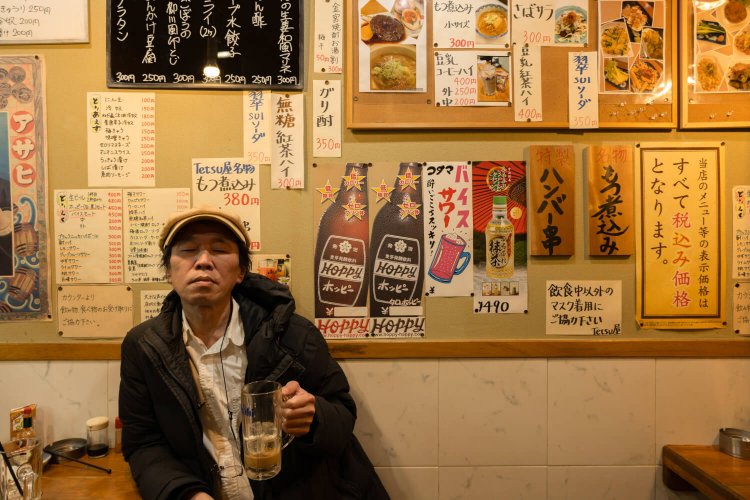 （豆乳コーヒーハイ、飲みやすいけど普通に酔いは回る……）。