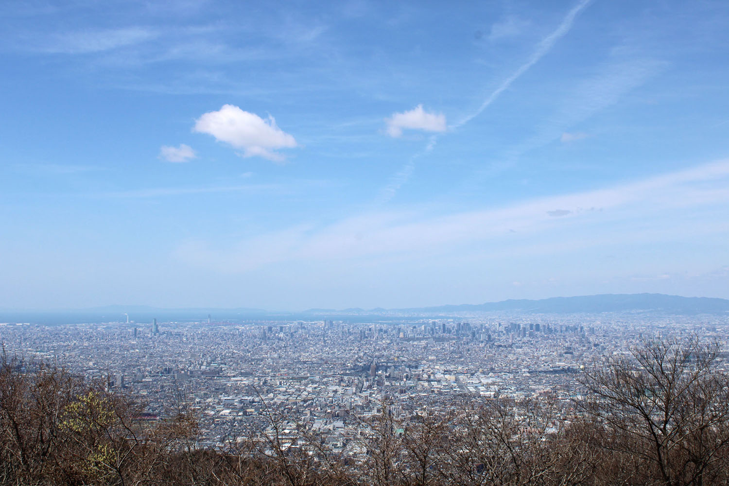 第13話で舞と浩太が眺めた、生駒山からの景色。舞の目には東大阪がキラキラして見えた。