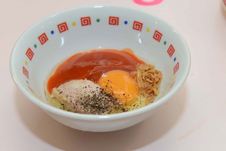 本日のspecialたまごは「濃厚チリソース卵」「ポン酢卵」「ゴマダレ卵」なども登場する。