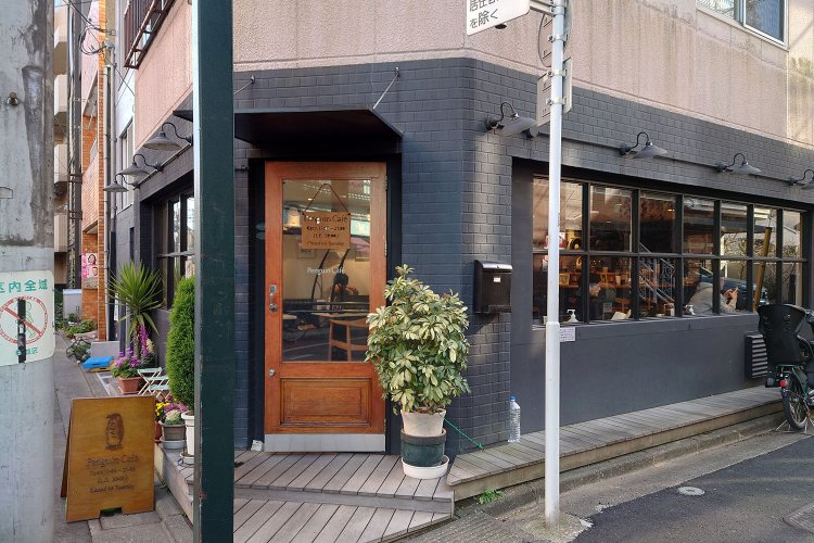 『ペンギンカフェ』の店名の由来はペンギンカフェオーケストラ。