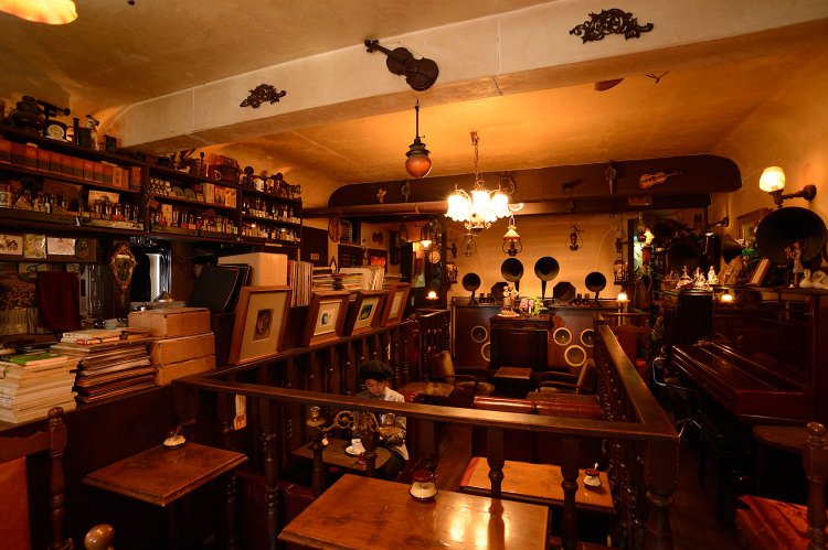 中野「クラシック」の伝統を受け継ぐ名曲喫茶『ヴィオロン』。