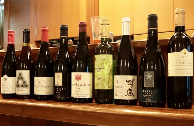 日本のワインも数多い。