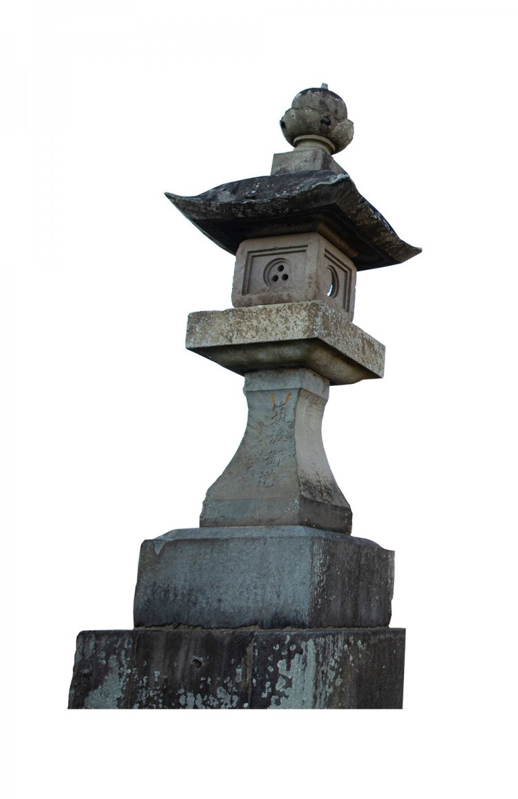 流山広小路から布施弁天を結ぶ諏訪道（布施街道）。いまも常夜灯や道標が点在する。