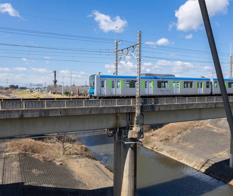 野田との境にあたる利根運河。このあたりは、早朝には朝もやがかかり、風情を増す。