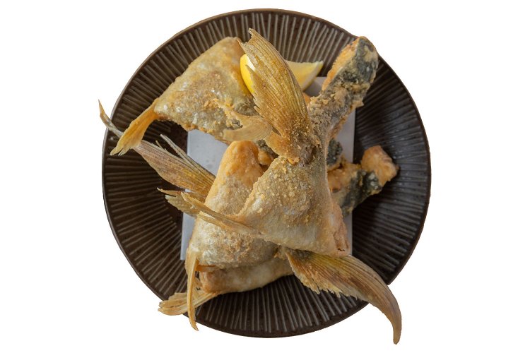 運が良ければ出合えるシマアジの釜揚げ650円も絶品だ。