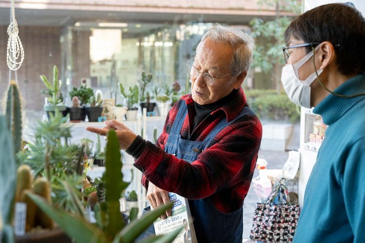 「多肉の魅力は形の豊富さですね！」