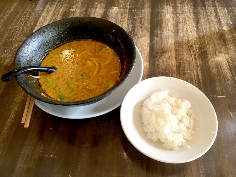 〆のライス150円が登場！　スープと具を残しておくのを忘れずに！