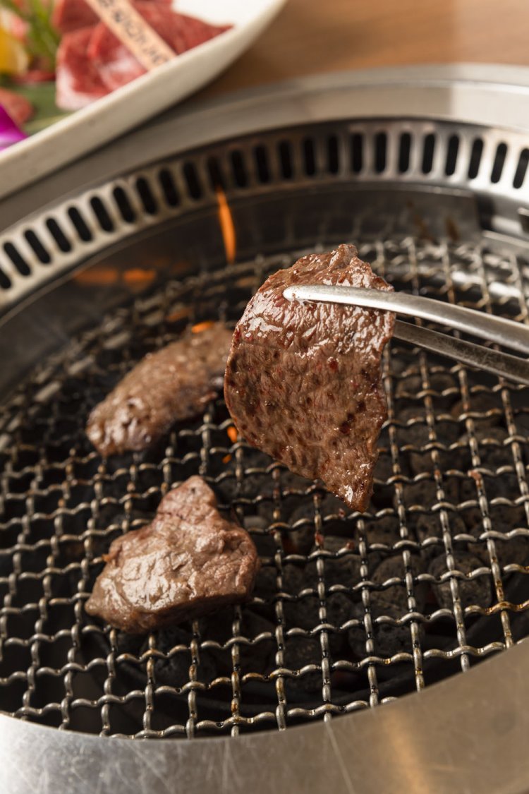 無煙ロースターで焼く。