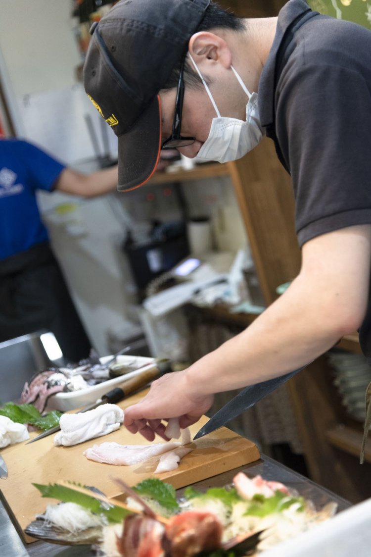 店長の河野さんいわく「ここは網代漁業のアンテナショップです！」。