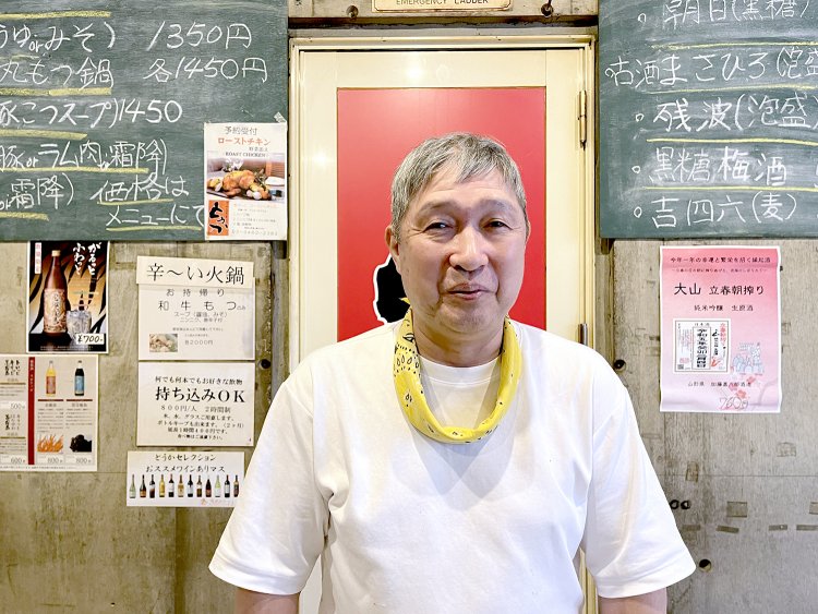 「今でも日常会話程度なら英語で話せますよ」という店主の加藤さん。