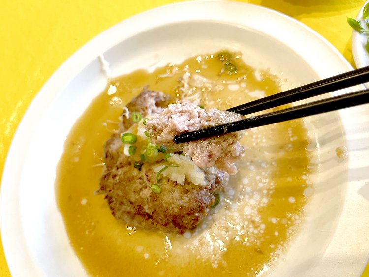 ハンバーグはよく焼き派なもんで、少しドキドキした筆者。とろっとして甘味がありました。