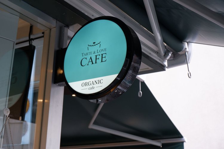 TARTE & LOVE CAFE